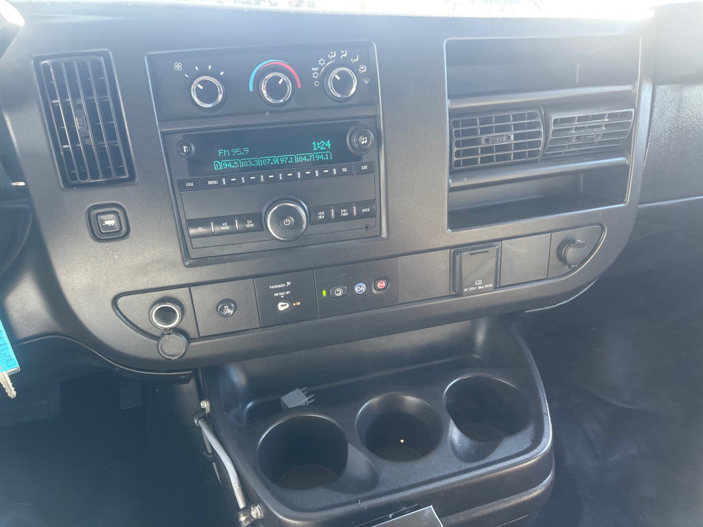 2020 Chevrolet Express Image 10