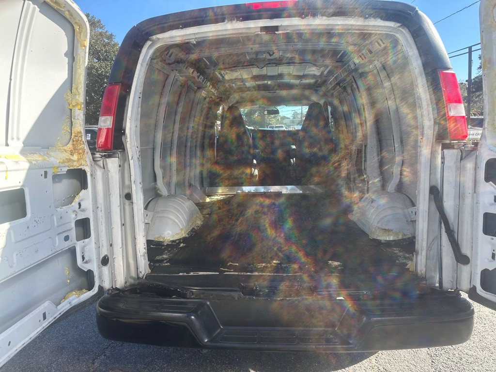 2020 Chevrolet Express Image 12