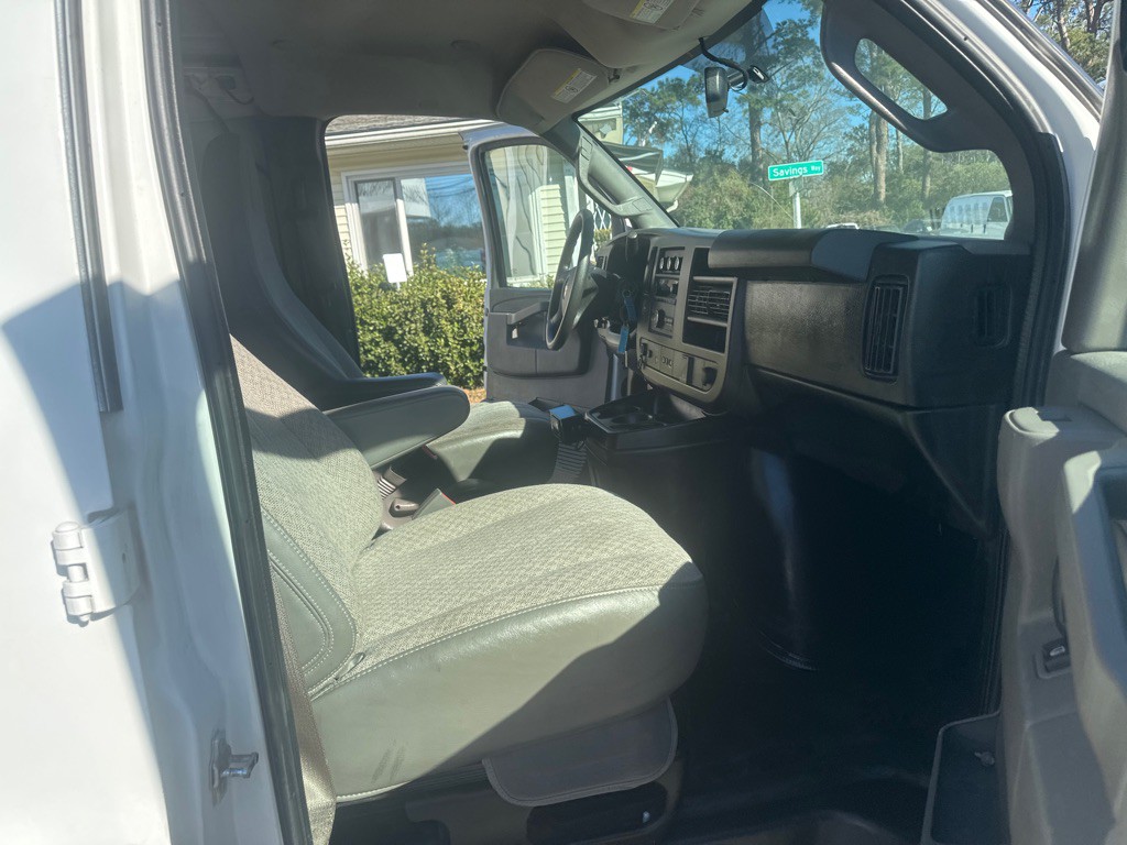 2020 Chevrolet Express Image 14