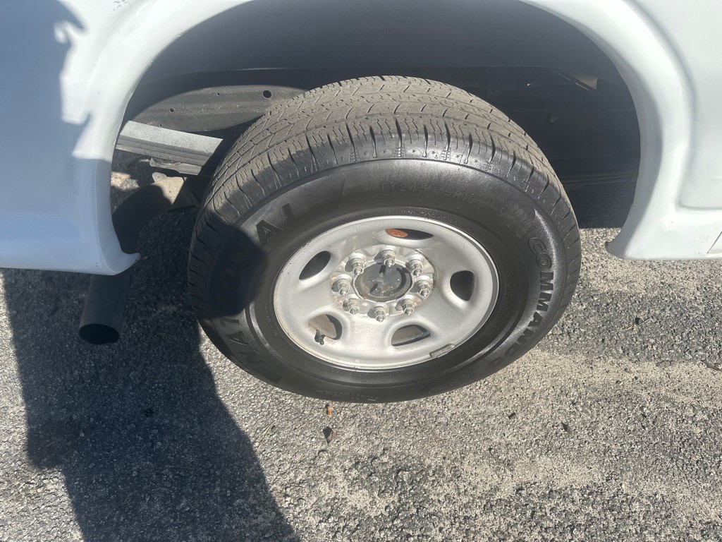 2020 Chevrolet Express Image 18