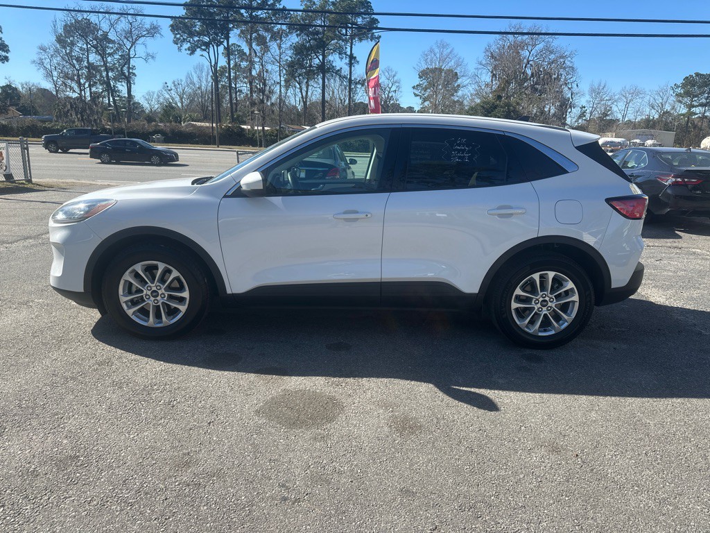 2021 Ford Escape Image 2