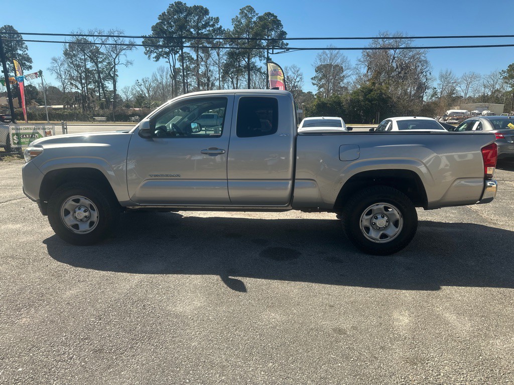 2016 Toyota Tacoma Image 2