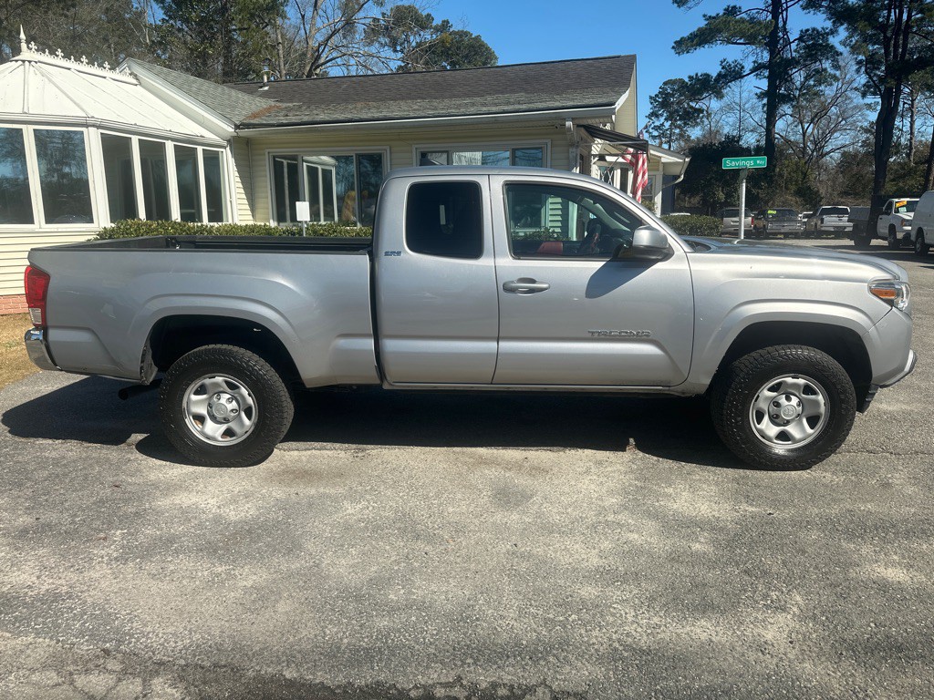 2016 Toyota Tacoma Image 6