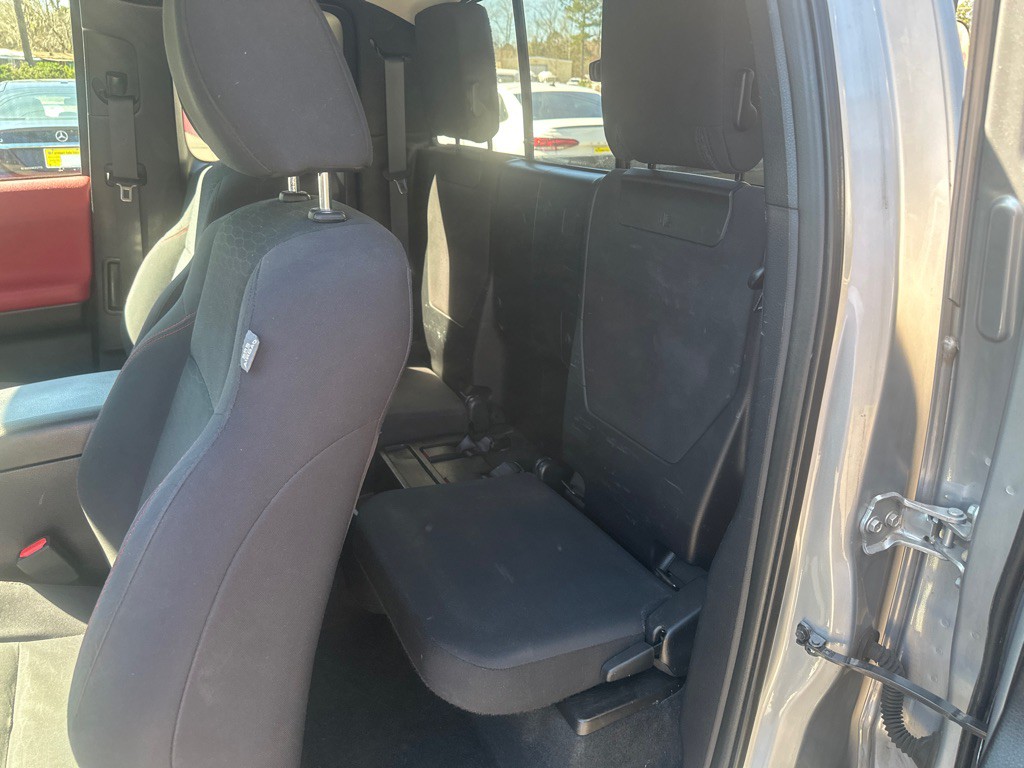 2016 Toyota Tacoma Image 12