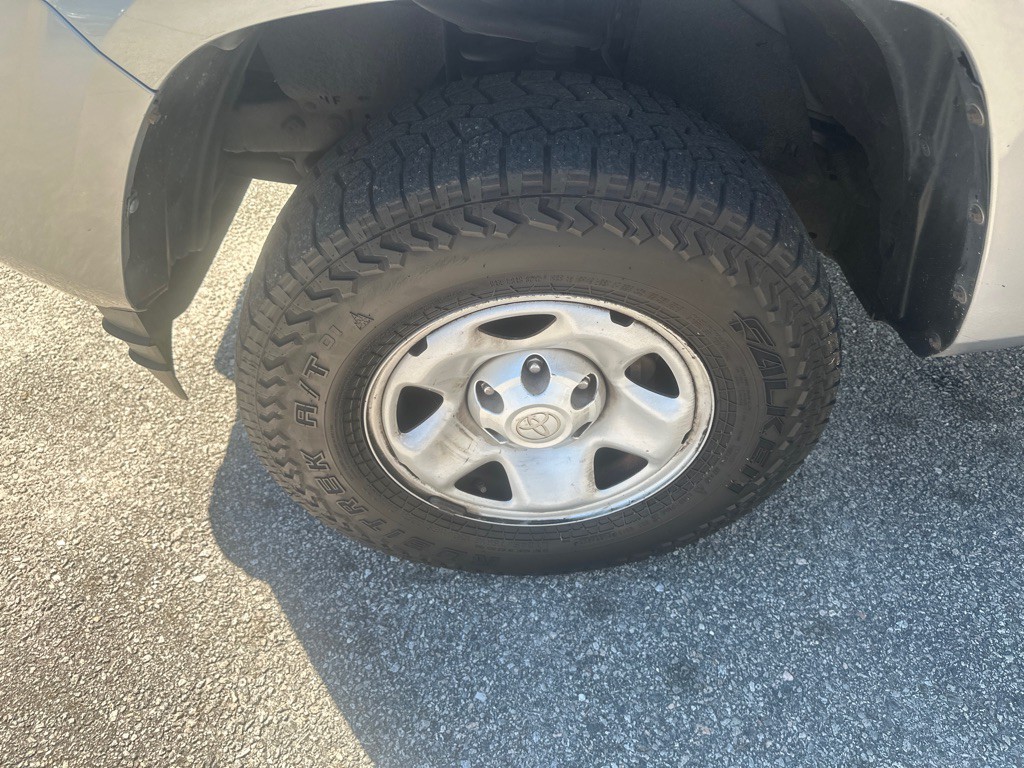 2016 Toyota Tacoma Image 17