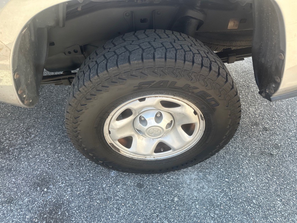 2016 Toyota Tacoma Image 18