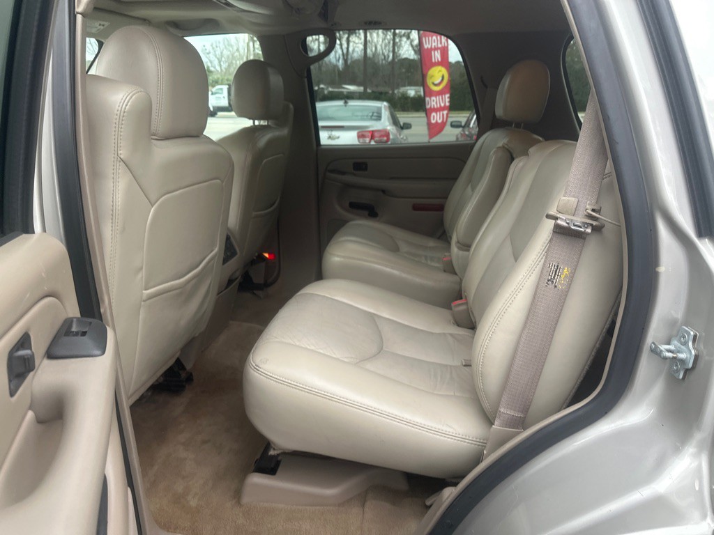 2005 Chevrolet Tahoe Image 12