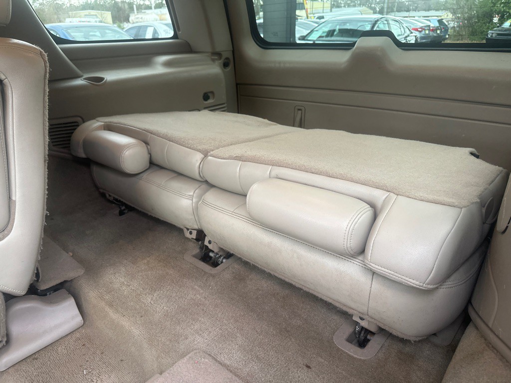 2005 Chevrolet Tahoe Image 13