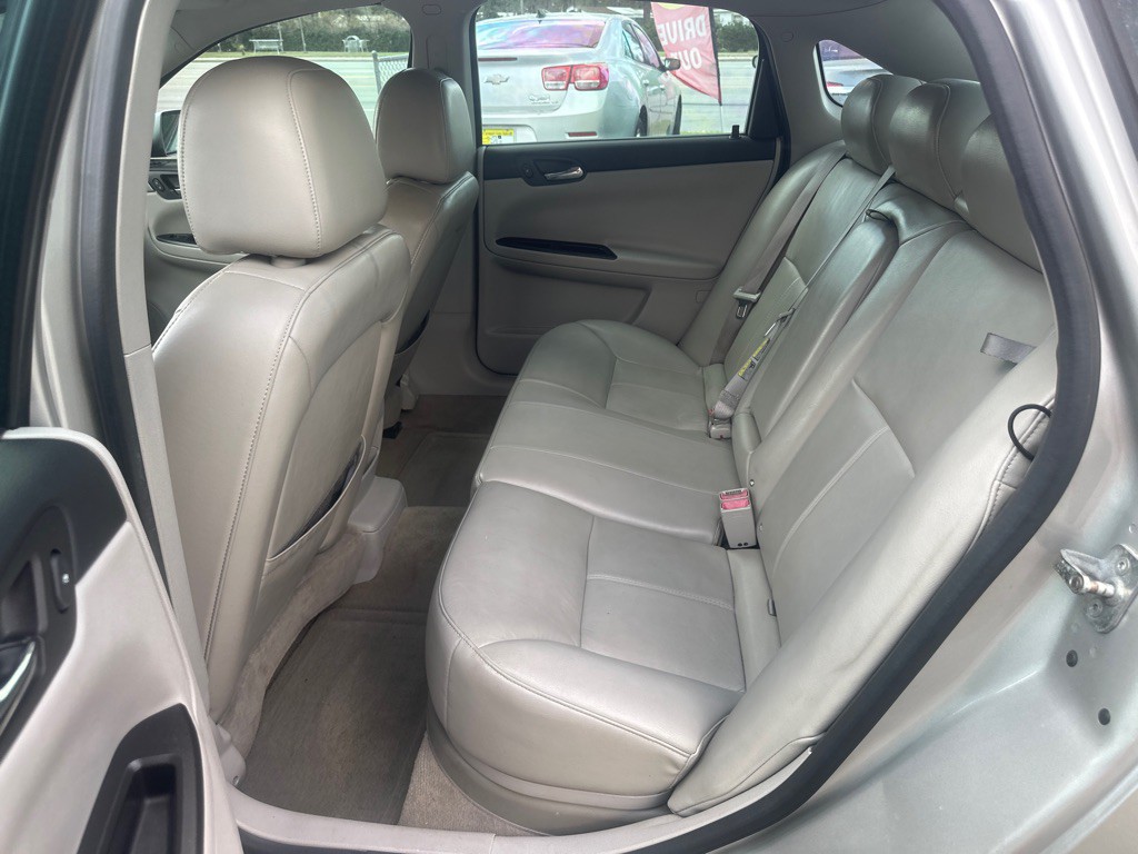 2008 Chevrolet Impala Image 12