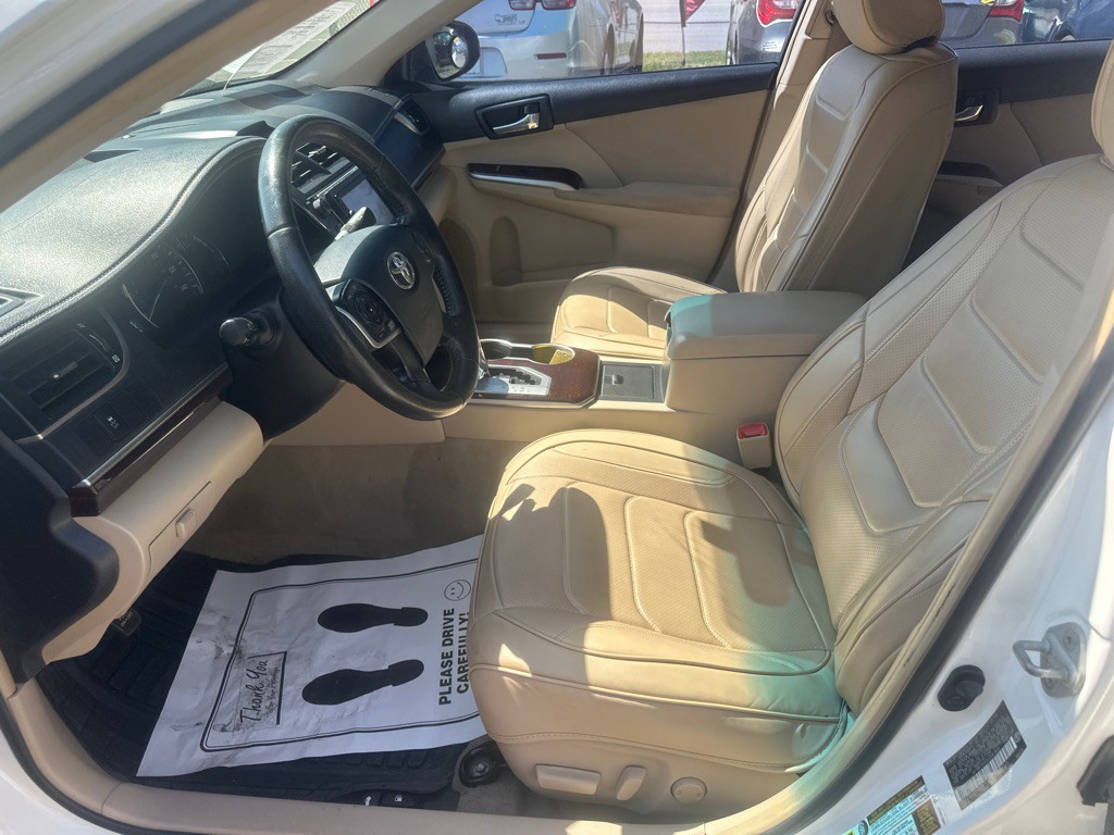 2012 Toyota Camry Image 11