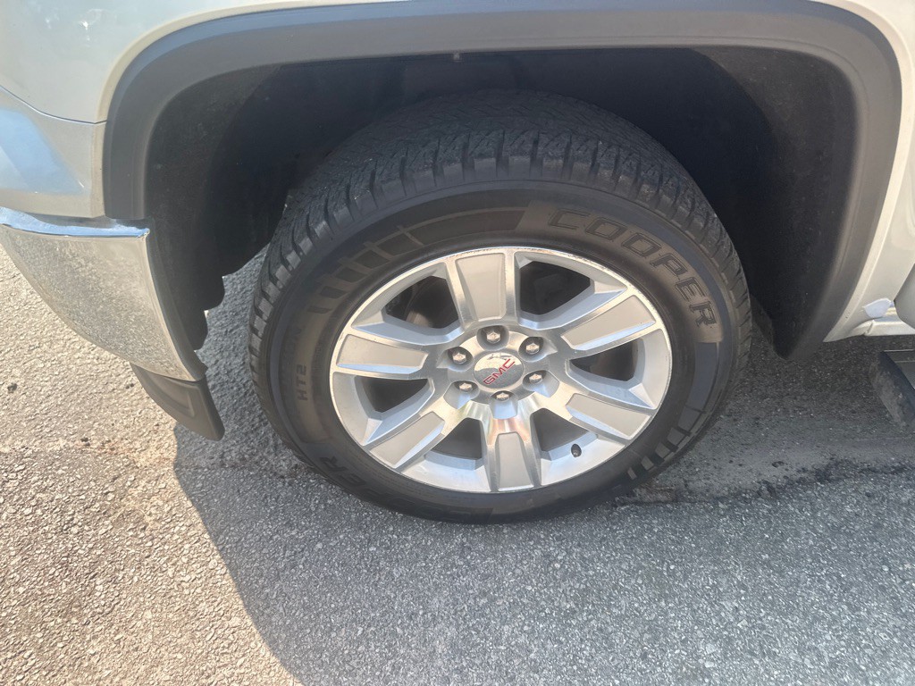 2015 GMC Sierra Image 17