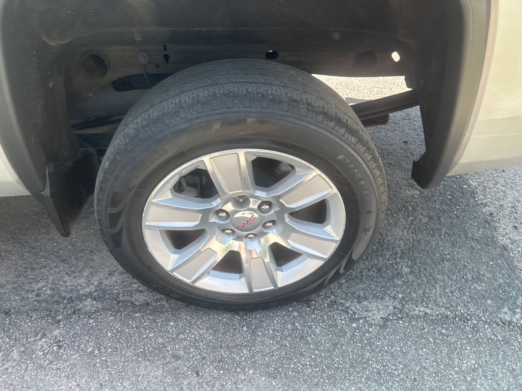 2015 GMC Sierra Image 18