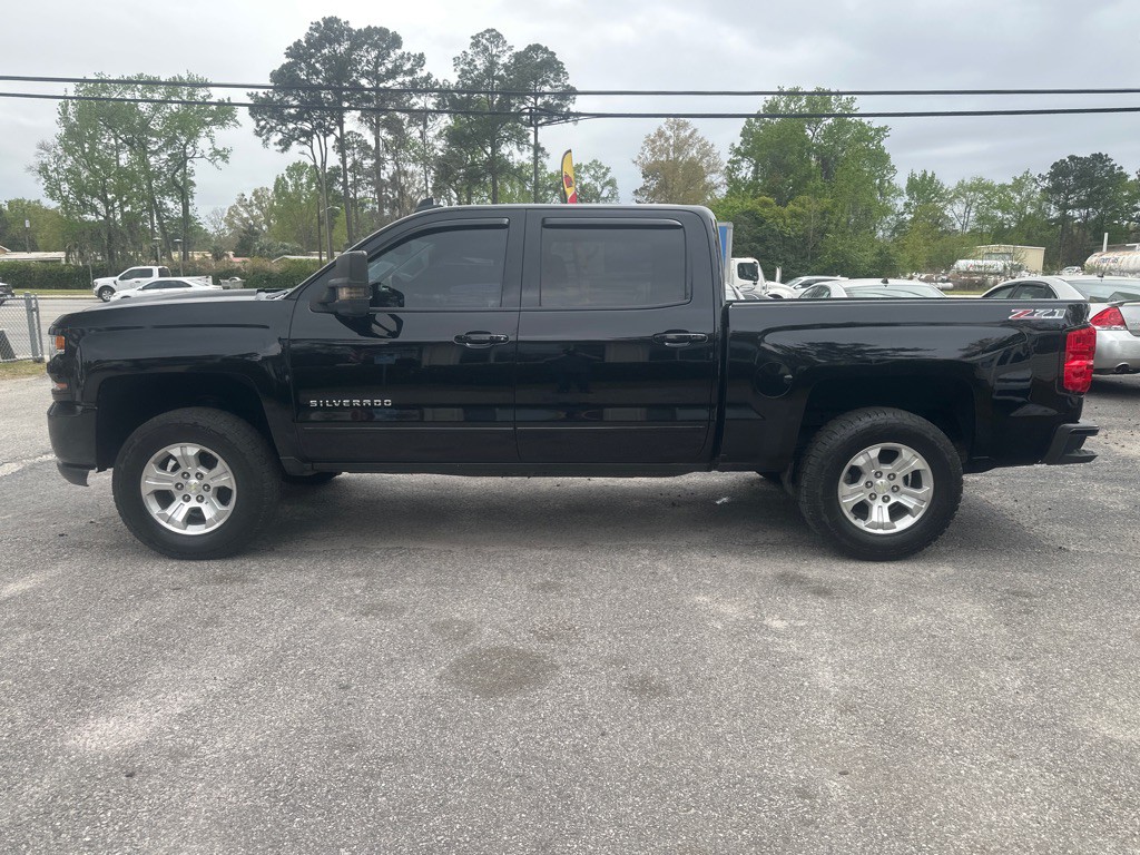 2017 Chevrolet Silverado 1500 Image 2