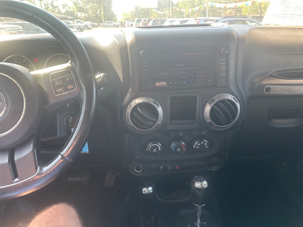 2013 Jeep Wrangler Unlimited Image 10