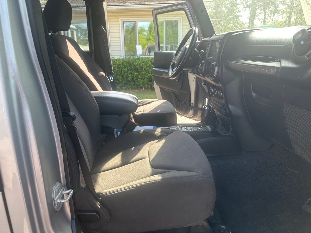 2013 Jeep Wrangler Unlimited Image 15