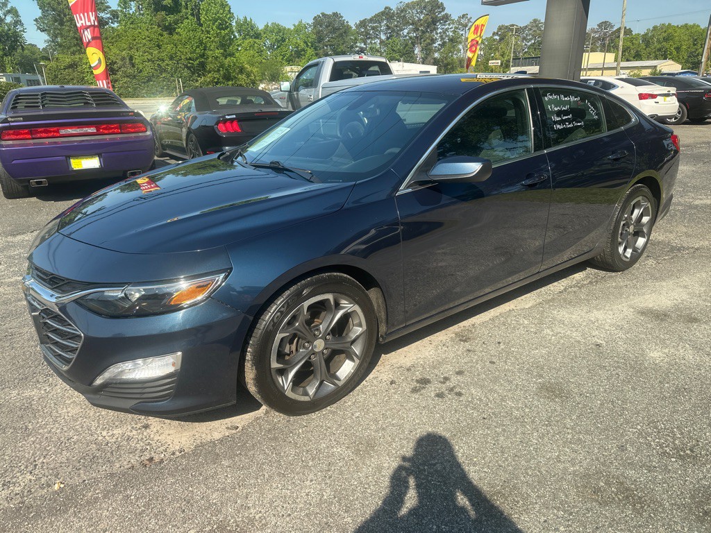 2021 Chevrolet Malibu Image 1