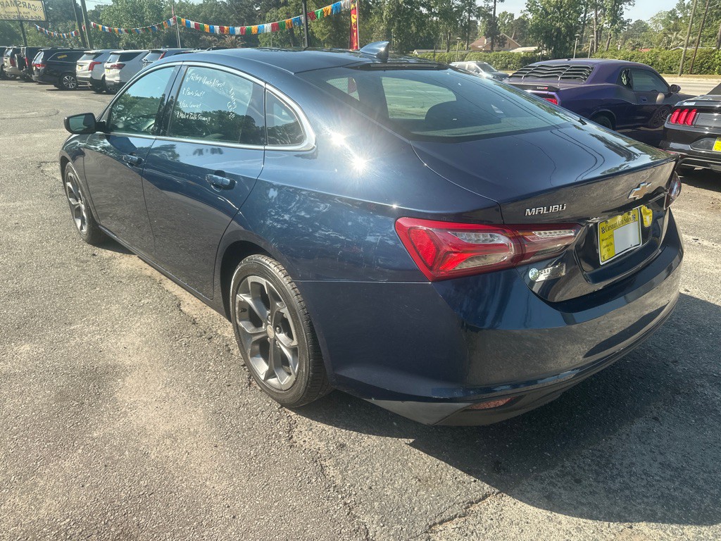 2021 Chevrolet Malibu Image 3