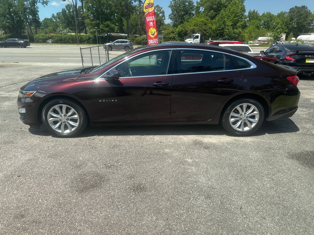 2020 Chevrolet Malibu Image 2