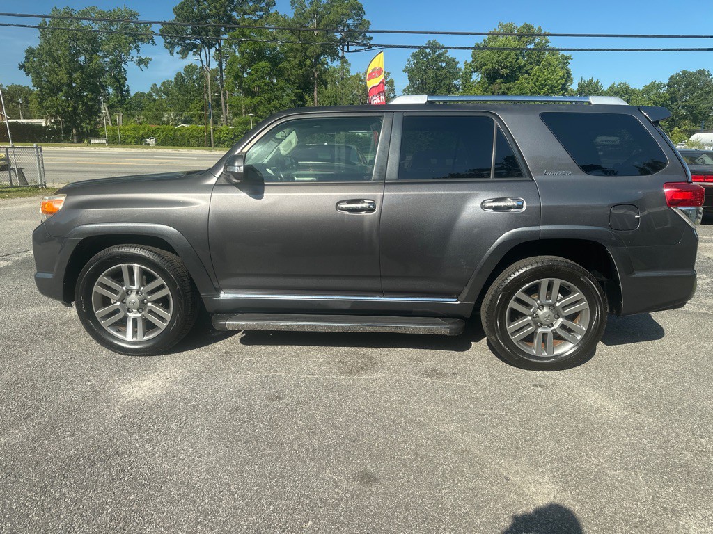 2013 Toyota 4Runner Image 2