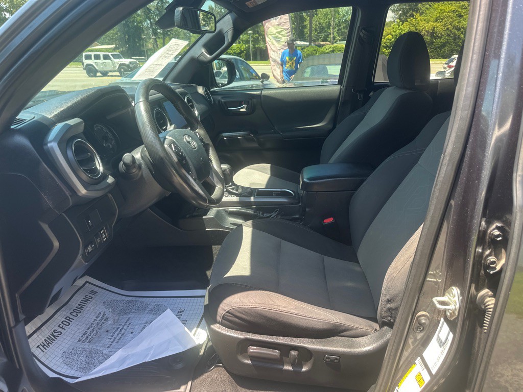2020 Toyota Tacoma Image 11
