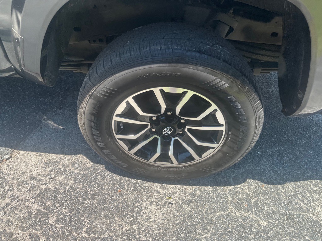 2020 Toyota Tacoma Image 19