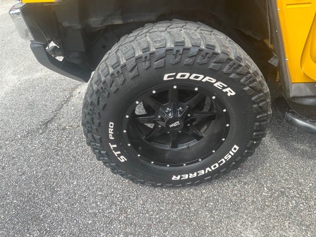 2006 HUMMER H2 Image 17