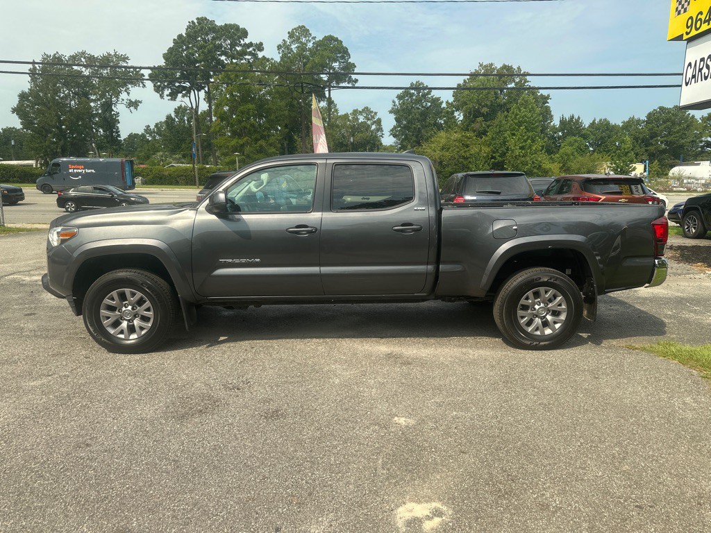 2019 Toyota Tacoma Image 2