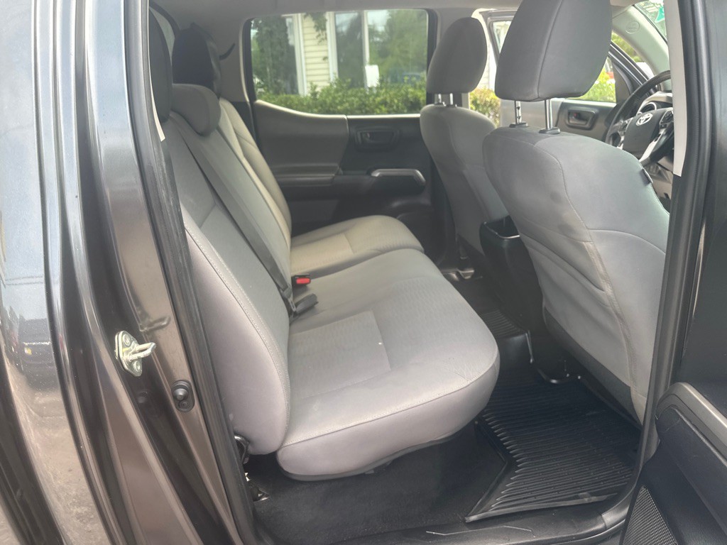 2019 Toyota Tacoma Image 14