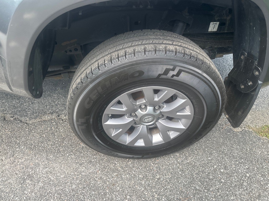 2019 Toyota Tacoma Image 18