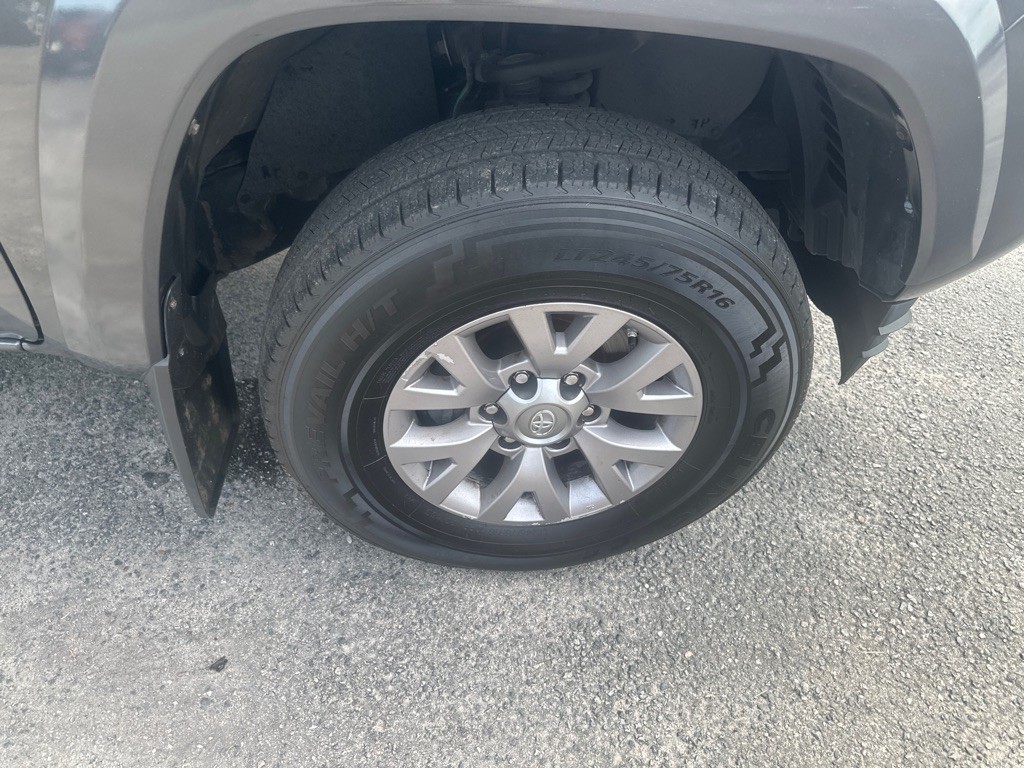2019 Toyota Tacoma Image 20