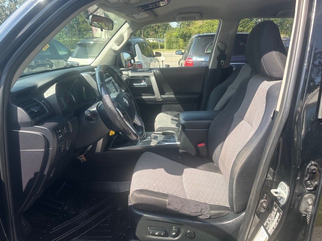 2014 Toyota 4Runner Image 11