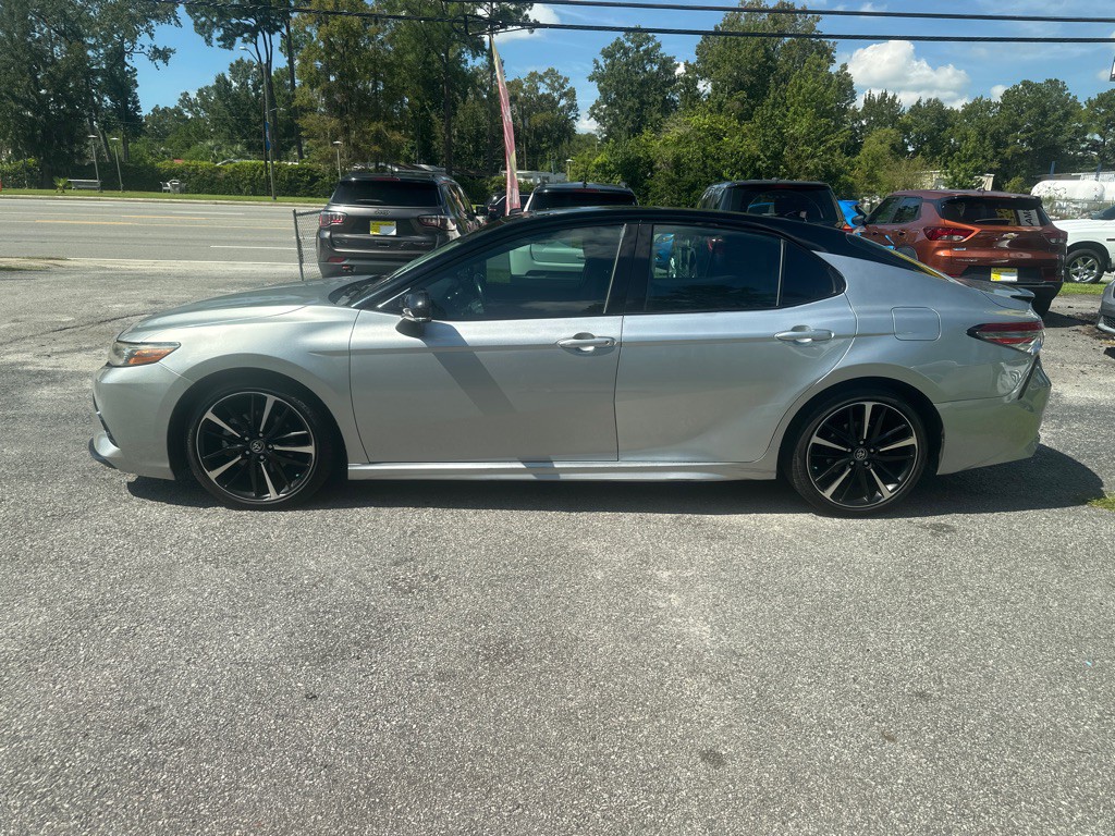 2019 Toyota Camry Image 2