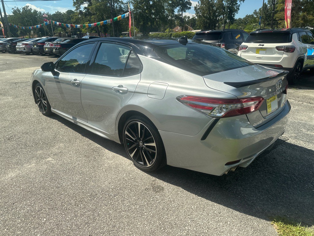 2019 Toyota Camry Image 3