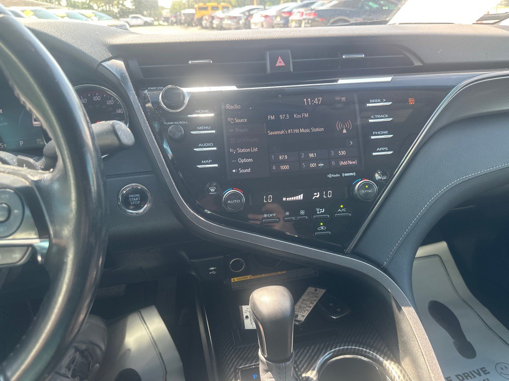 2019 Toyota Camry Image 10