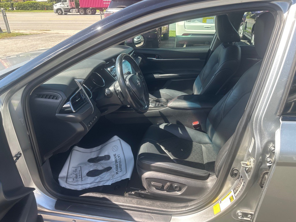 2019 Toyota Camry Image 11