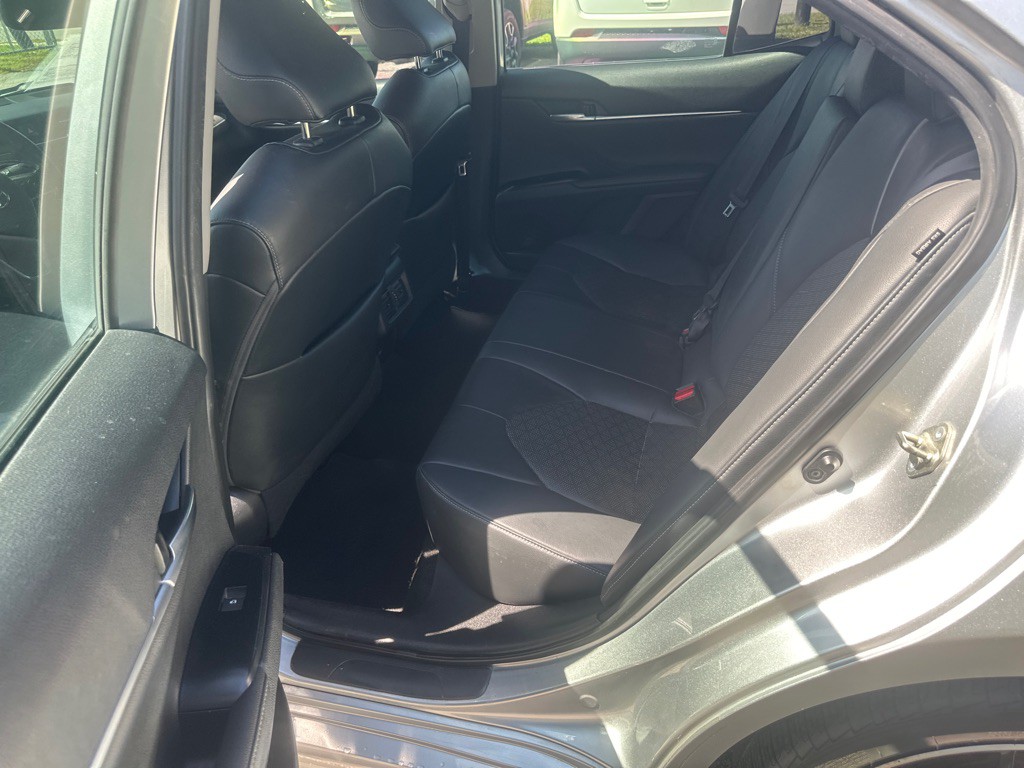 2019 Toyota Camry Image 12