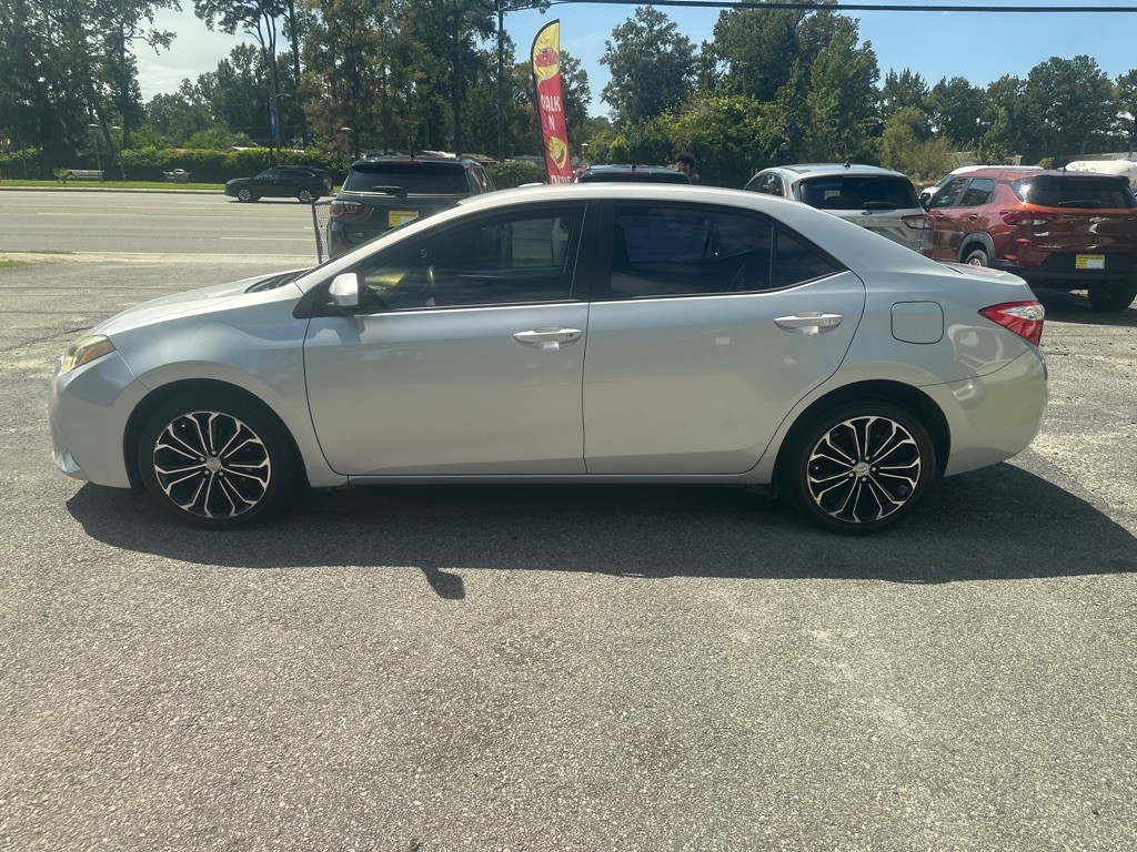 2016 Toyota Corolla Image 2