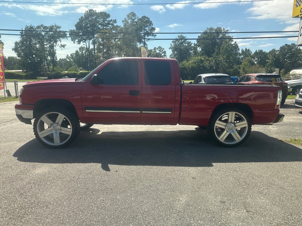 2006 Chevrolet Silverado 1500 Image 2