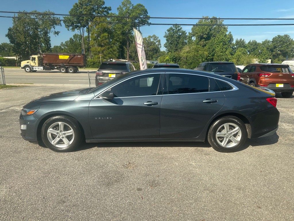2020 Chevrolet Malibu Image 2