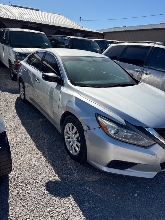 2016 Nissan Altima Image 2