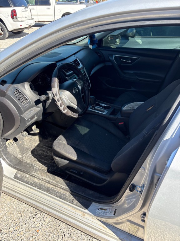 2016 Nissan Altima Image 4