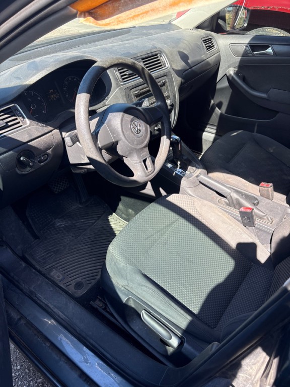 2012 Volkswagen Jetta Image 4