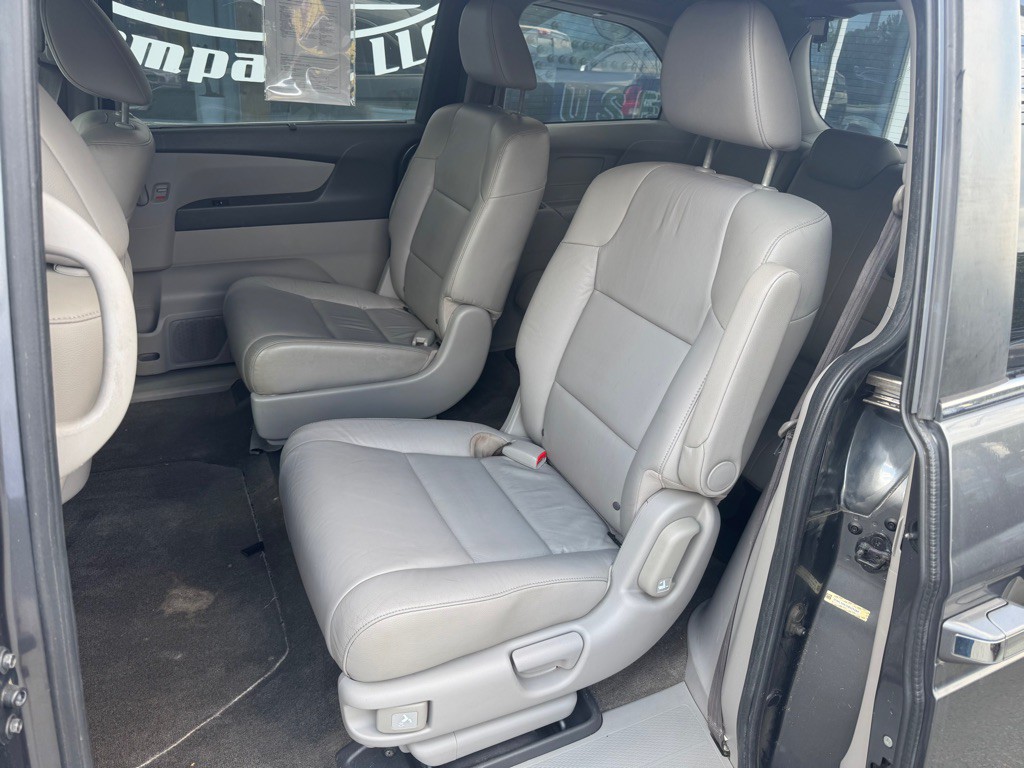 2013 Honda Odyssey Image 21