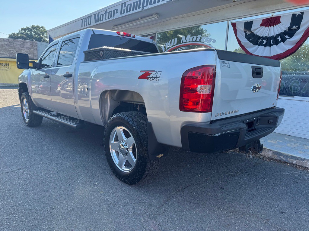 2014 Chevrolet Silverado 1500 Image 2