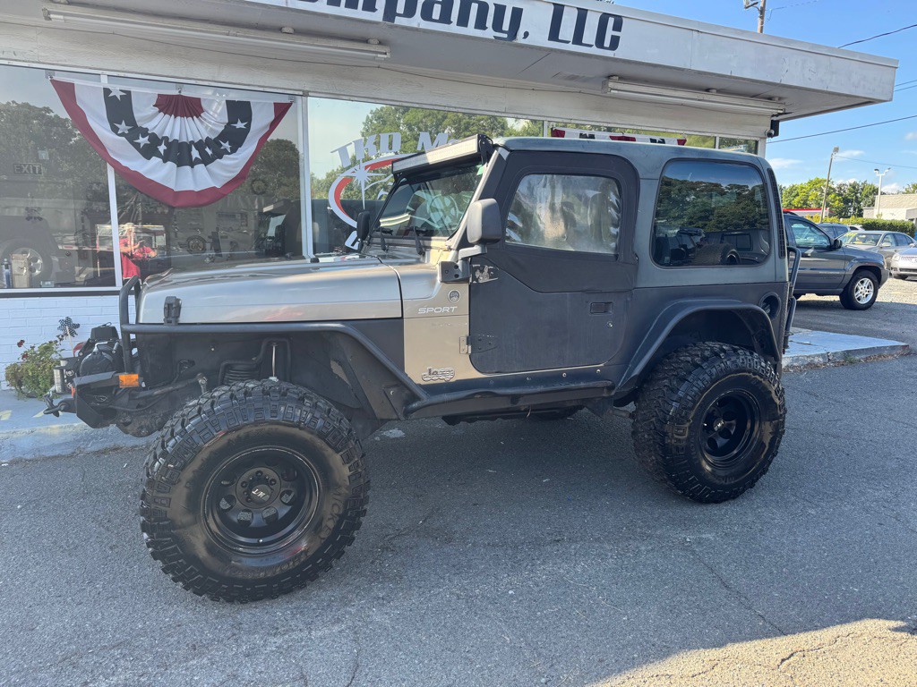 2005 Jeep Wrangler Image 2