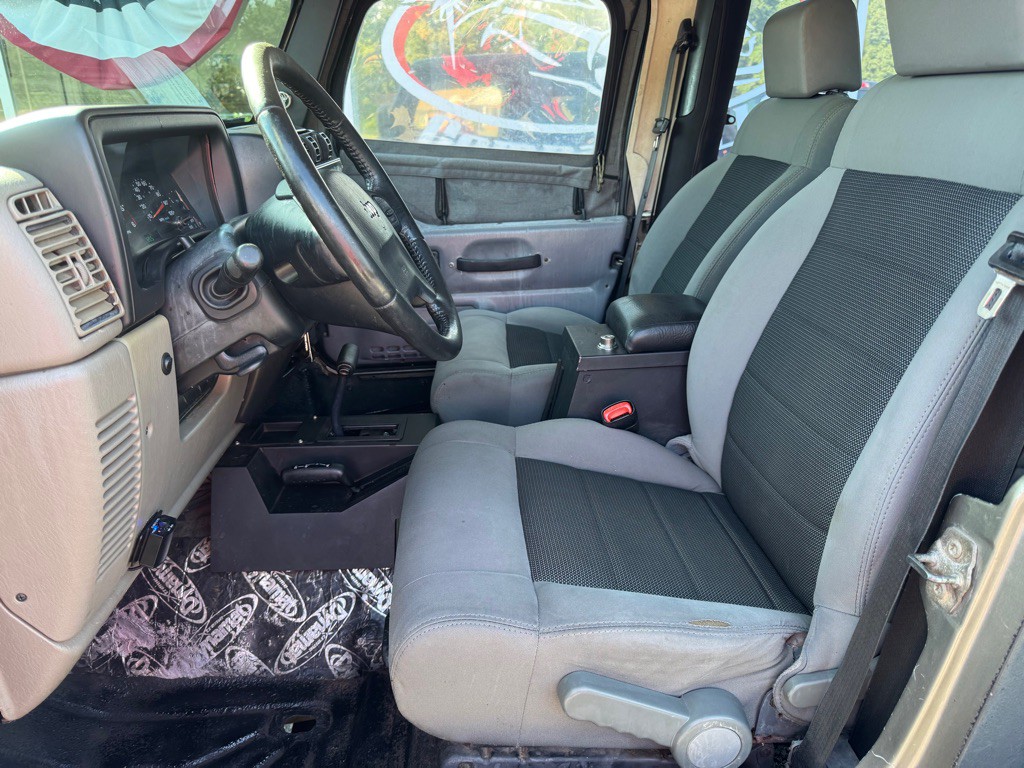 2005 Jeep Wrangler Image 9