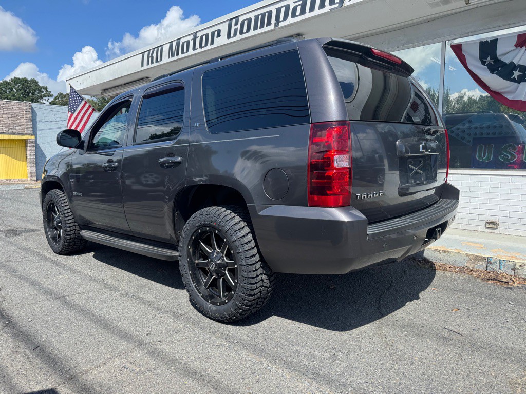 2010 Chevrolet Tahoe Image 2