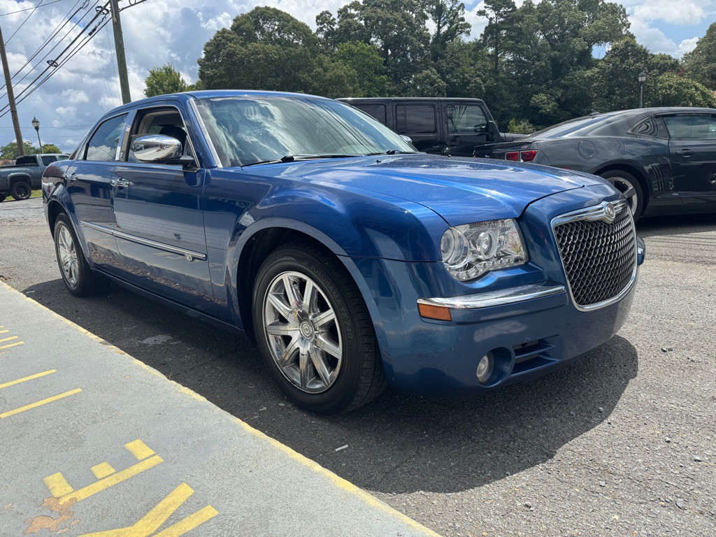 2010 Chrysler 300 Image 4