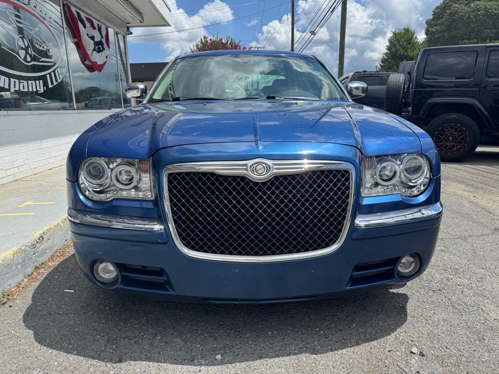 2010 Chrysler 300 Image 6
