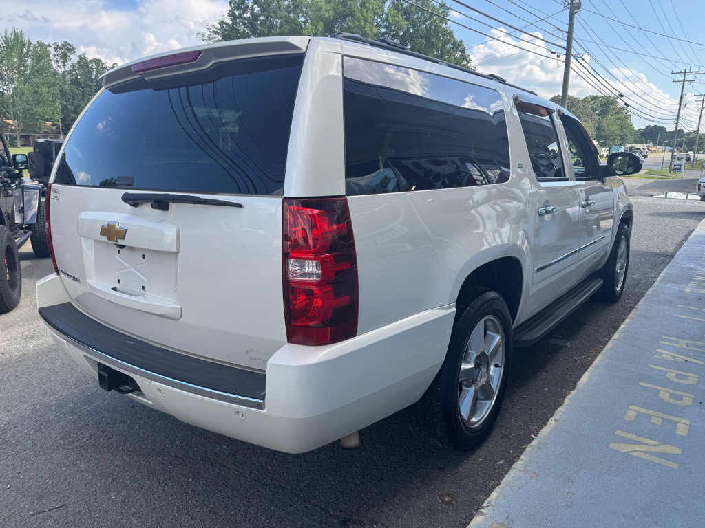 2014 Chevrolet Suburban Image 6